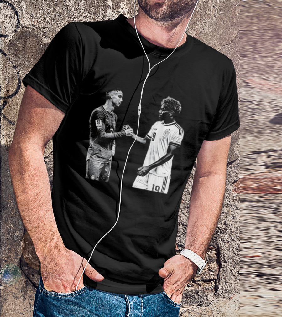 Cristiano Ronaldo Lamine Yamal Final Matchup Moment T-Shirt