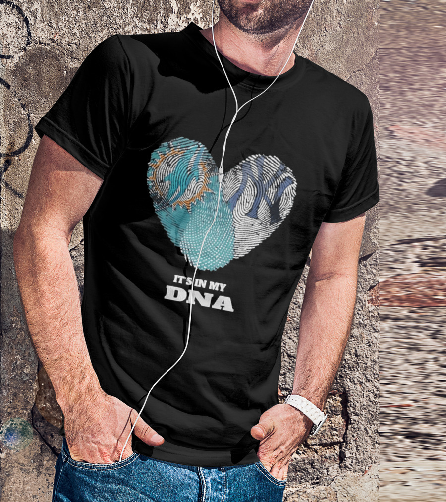 New York Yankees Statue Of Liberty It's In My DNA T-Shirt