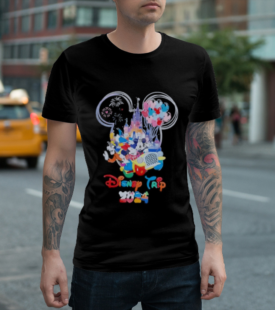 Disney Trip 2024 Mickey Mouse Donald Duck Goofy Minnie Castle Fireworks T-Shirt