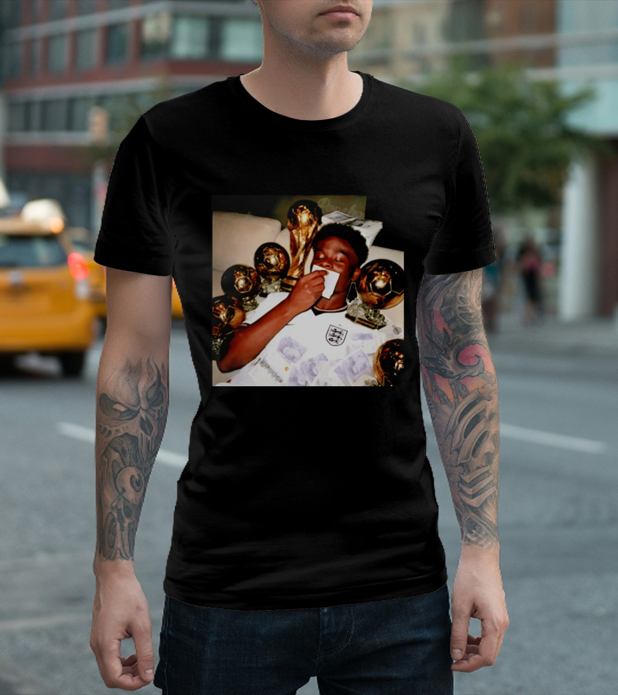 Bukayo Saka England National Team World Cup Trophies And Money T-Shirt