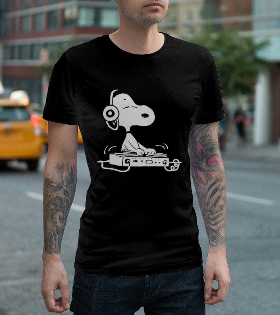 Kith Peanuts Snoopy DJ Collaboration T-Shirt