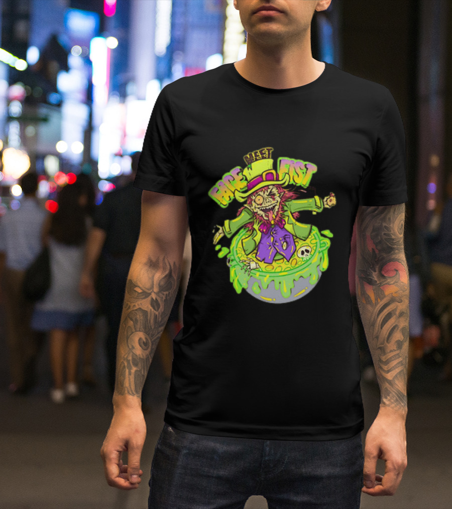 Face Meet Fist Leprechaun St Patrick's Day Cauldron Green Slime Skull T-Shirt