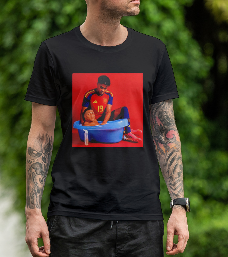 Kylian Mbappe Lamine Yamal Spain Soccer Bath Comedy Scene T-Shirt