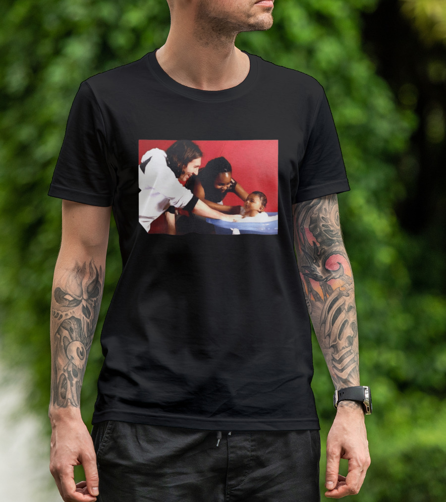 Lionel Messi Bathes Baby Lamine Yamal Legendary Blessing Football Moment T-Shirt