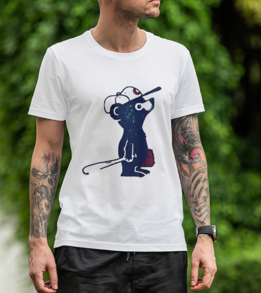 Chicago Cubs Baseball Bear Hitting With Bat And Glove T-Shirt