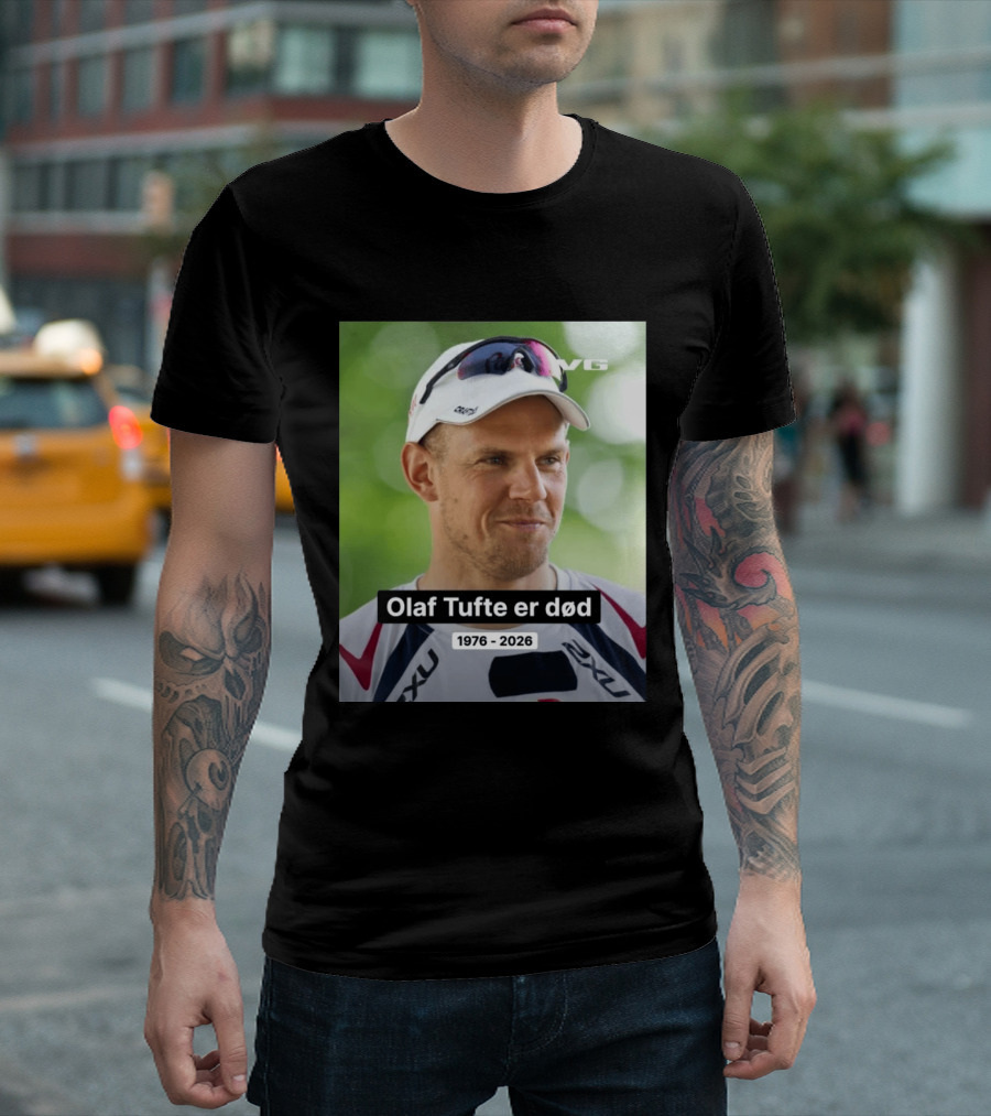 Olaf Tufte Er Død 1976 2026 VG 2XU T-Shirt