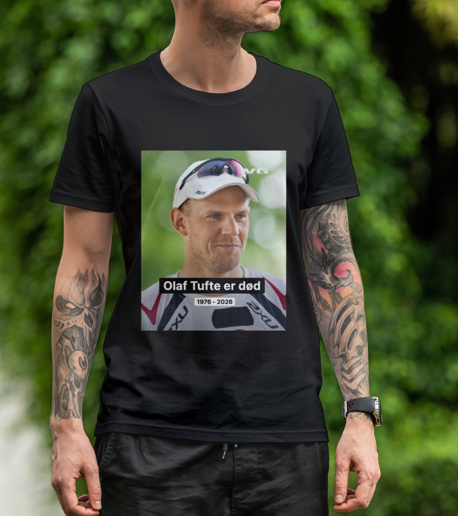 Olaf Tufte Er Død 1976 2026 VG 2XU T-Shirt