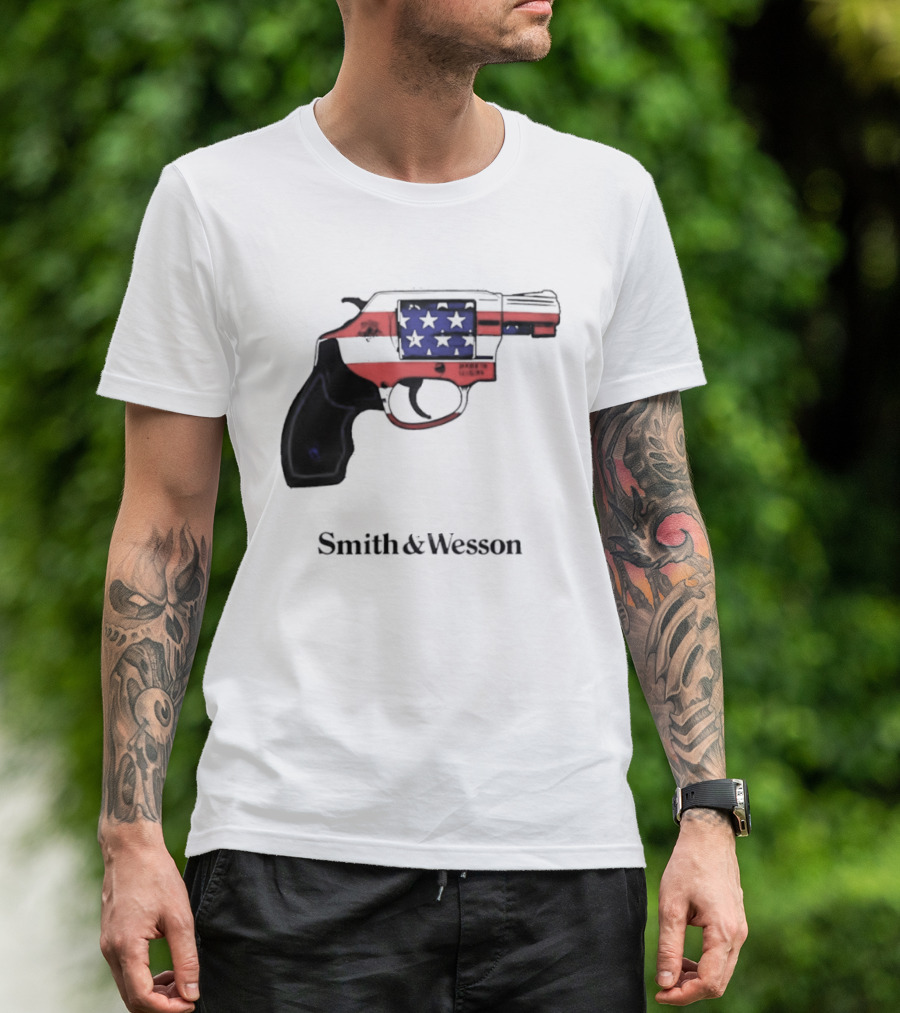Smith And Wesson American Flag Revolver Firearm T-Shirt