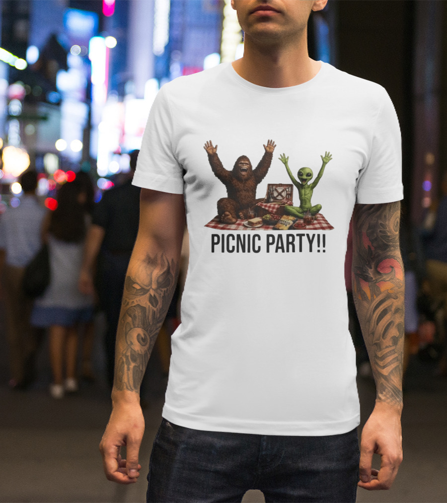 Bigfoot And Alien Picnic Party With Chips And Sandwiches T-Shirt