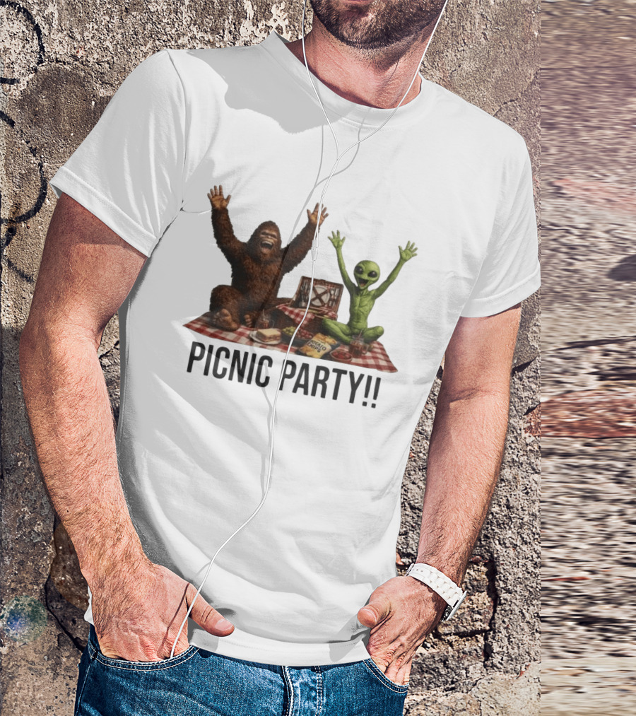 Bigfoot And Alien Picnic Party With Chips And Sandwiches T-Shirt
