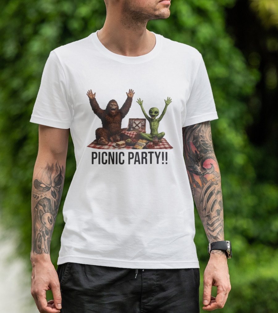 Bigfoot And Alien Picnic Party With Chips And Sandwiches T-Shirt