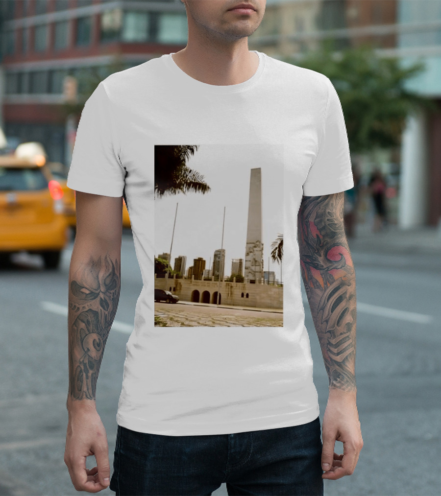 Obelisco Do Ibirapuera M M D C Viveram Pouco Para Morrer Bem Morreram Jovens Historical Monument São Paulo Brazil T-Shirt
