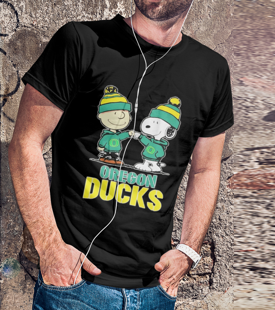 Charlie Brown Snoopy Fist Bump Oregon Ducks Fan Gear T-Shirt
