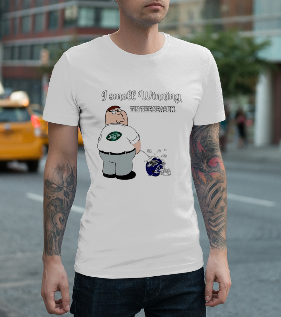 Peter Griffin New York Jets I Smell Winning Tis The Season Peeing On Baltimore Ravens Helmet T-Shirt