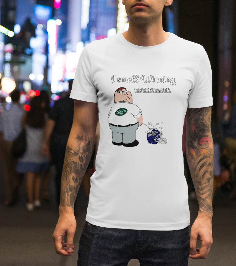 Peter Griffin New York Jets I Smell Winning Tis The Season Peeing On Baltimore Ravens Helmet T-Shirt