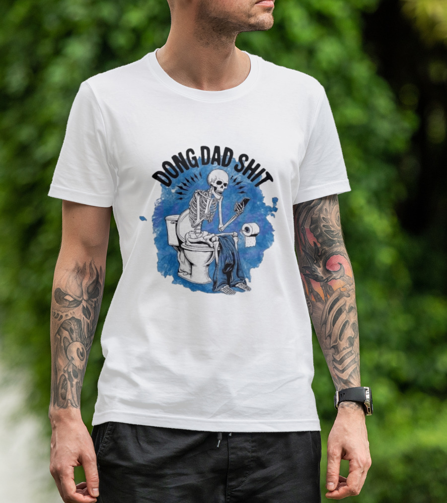 Skeleton Doing Dad Shit On Toilet With Phone And Toilet Paper T-Shirt