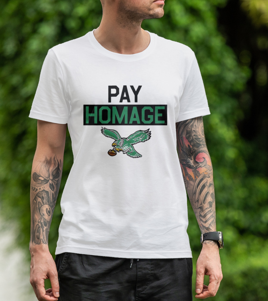 Pay Homage Philadelphia Eagles Football Vintage Eagle Carrying Football T-Shirt