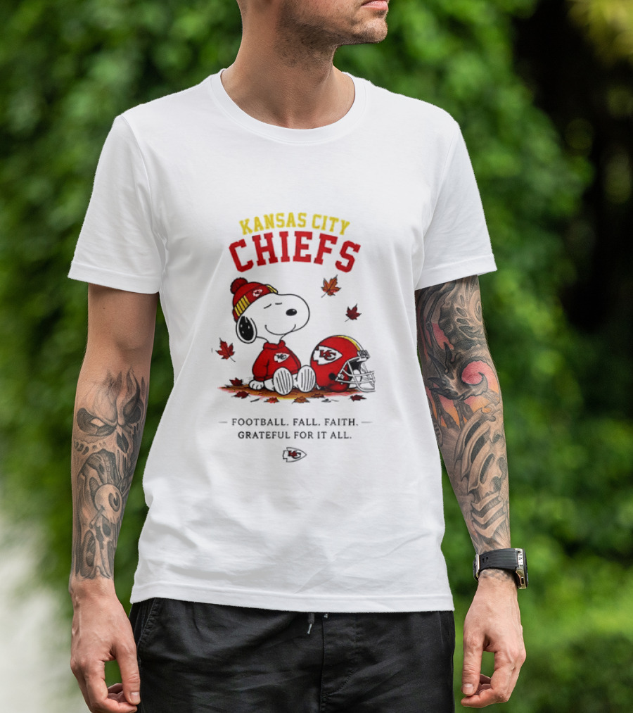 Kansas City Chiefs Snoopy Football Fall Faith Grateful For It All T-Shirt