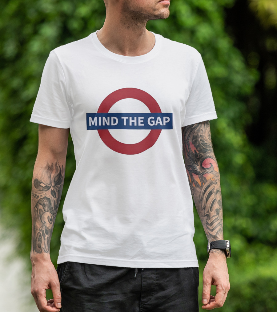 Mind The Gap London Underground Sign Tube Red Circle Blue Bar T-Shirt