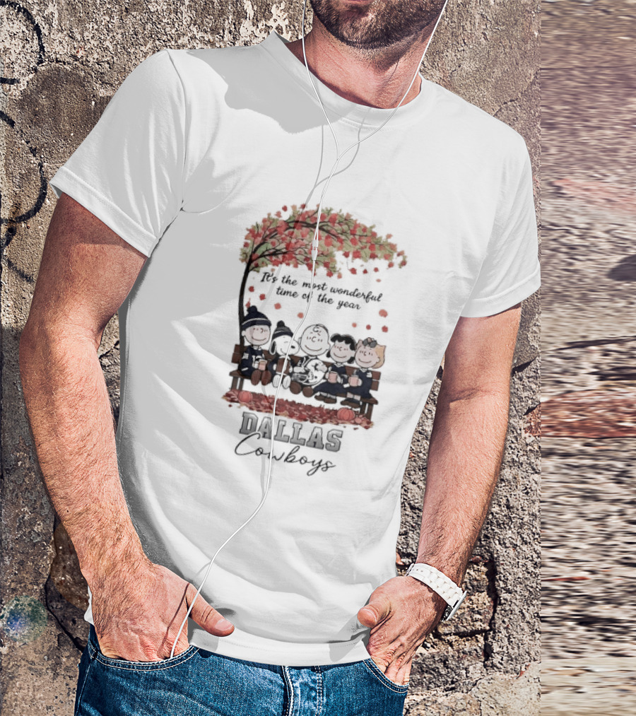 Peanuts Characters It's The Most Wonderful Time Of The Year Dallas Cowboys Autumn Scene T-Shirt