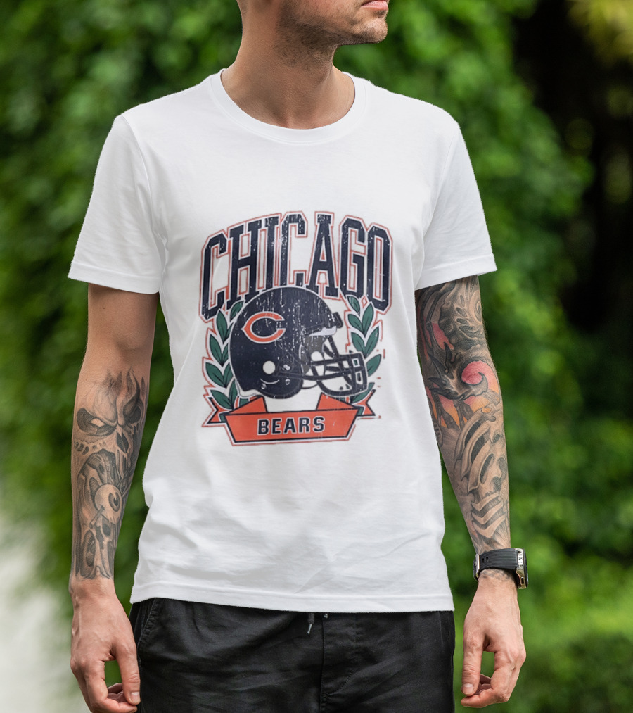 Chicago Bears Distressed Football Helmet T-Shirt