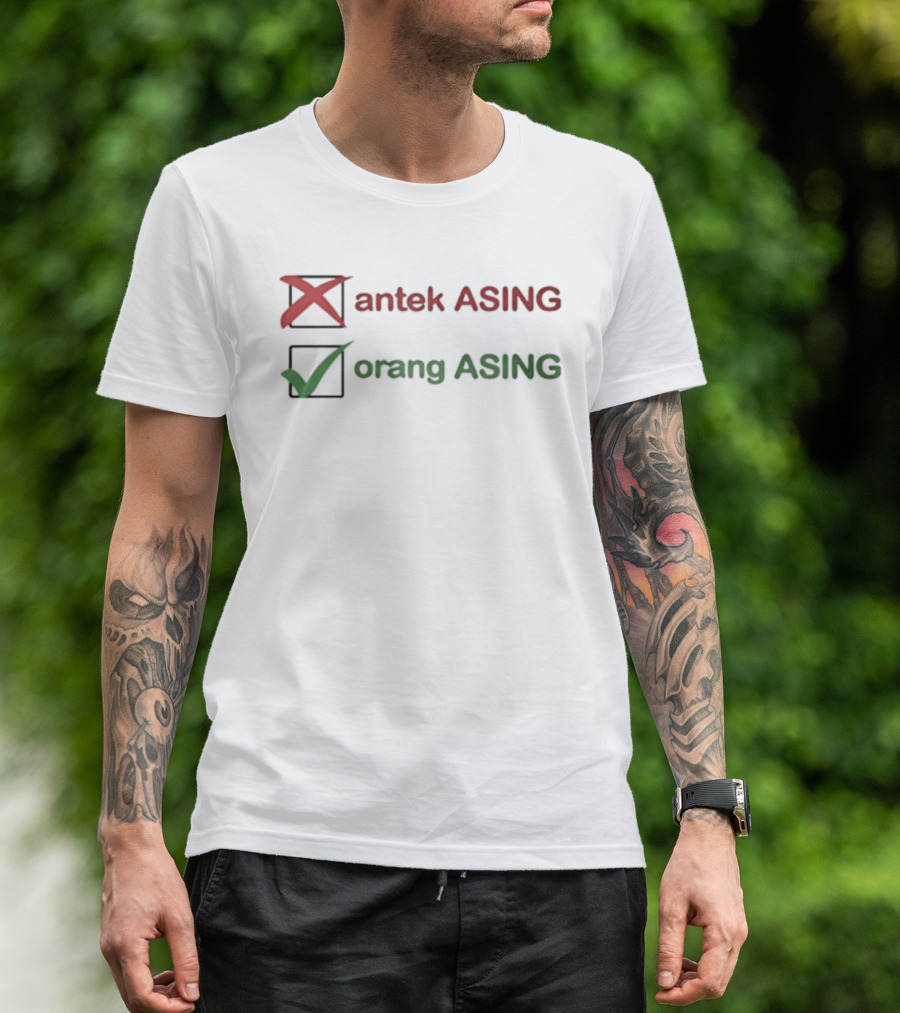 Antek ASING Orang ASING Christmas Checkmark T-Shirt