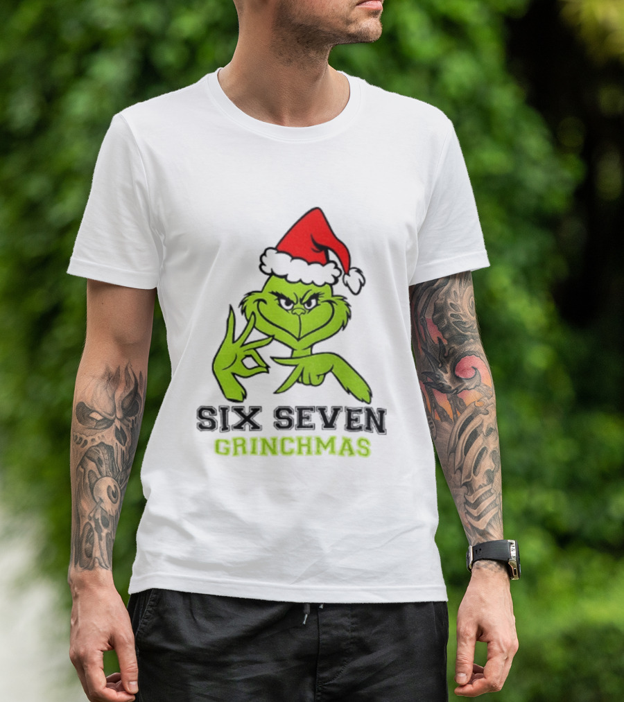 Grinch Santa Hat Six Seven Grinchmas Christmas 2025 Festive T-Shirt