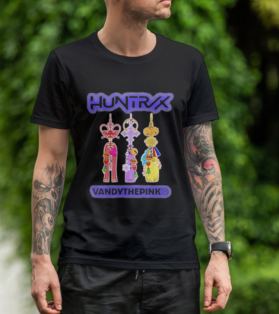 Huntrax Vandythepink Colorful Decorative Charms T-Shirt