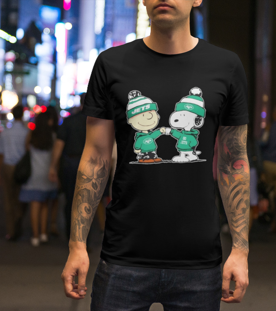 Original Peanuts Charlie Brown Snoopy New York Jets Fist Bump Go Jets Football T-Shirt