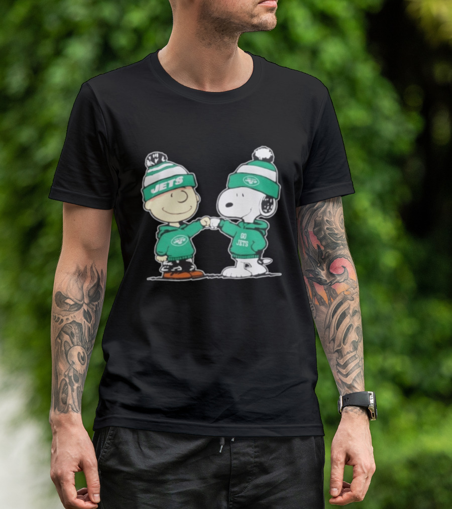 Original Peanuts Charlie Brown Snoopy New York Jets Fist Bump Go Jets Football T-Shirt