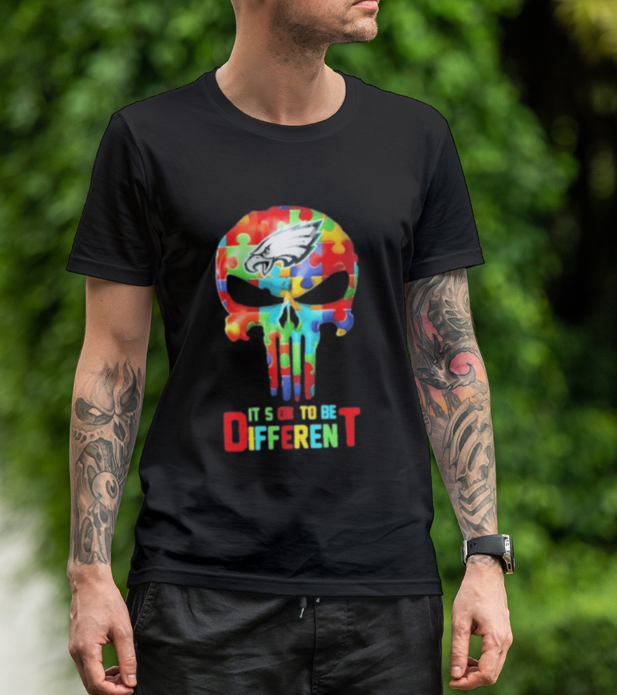 Philadelphia Eagles Skull Puzzle Autism Awareness It's Ok To Be Different T-Shirt