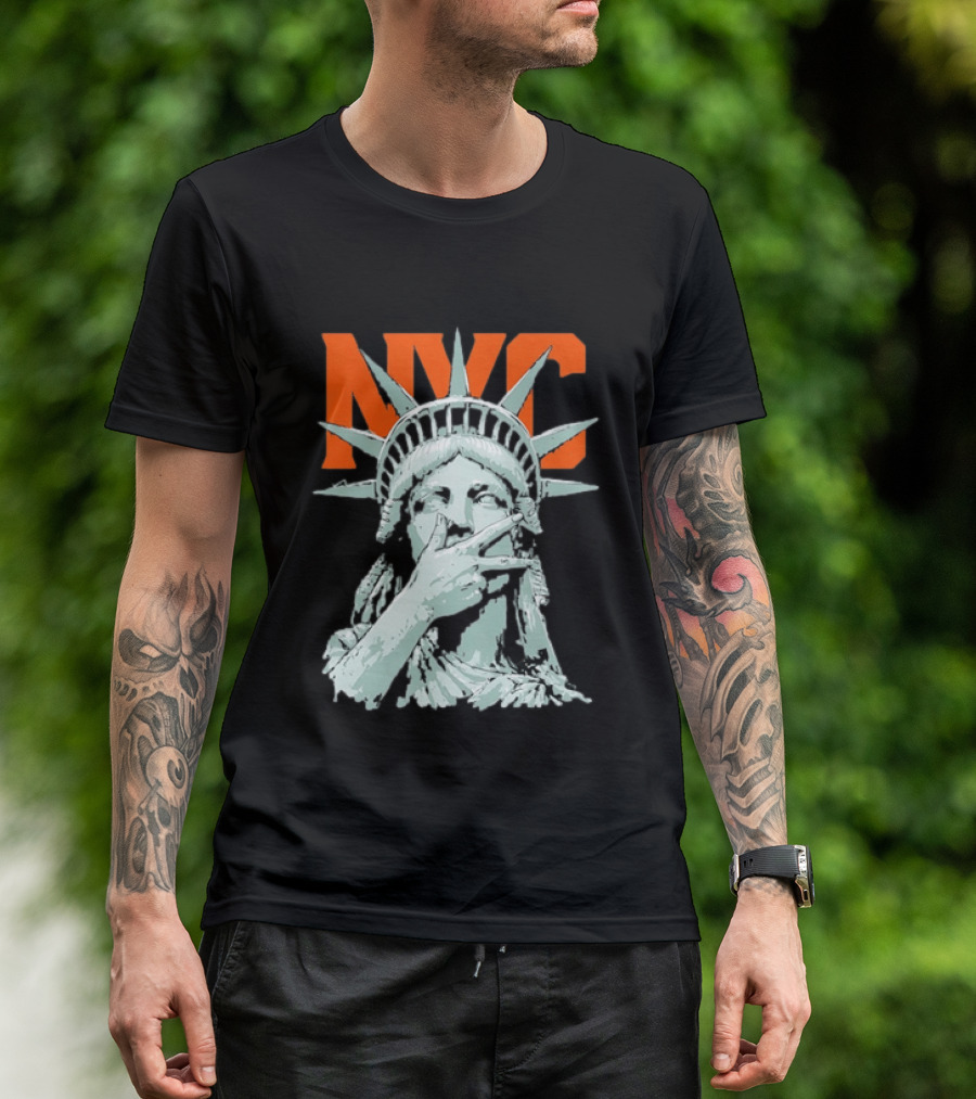 NYC Statue Of Liberty Peace Gesture Iconic Liberty T-Shirt