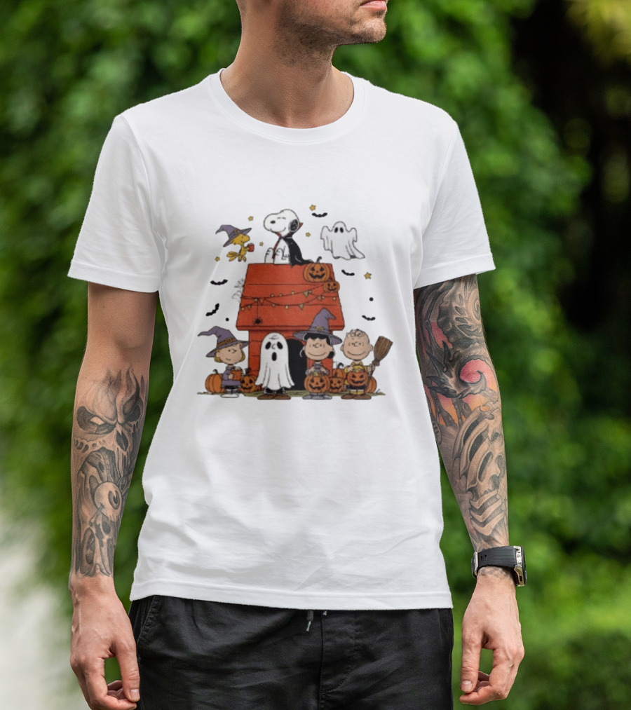 Snoopy Halloween Woodstock Ghost Pumpkins Charlie Brown Lucy 2025 T-Shirt