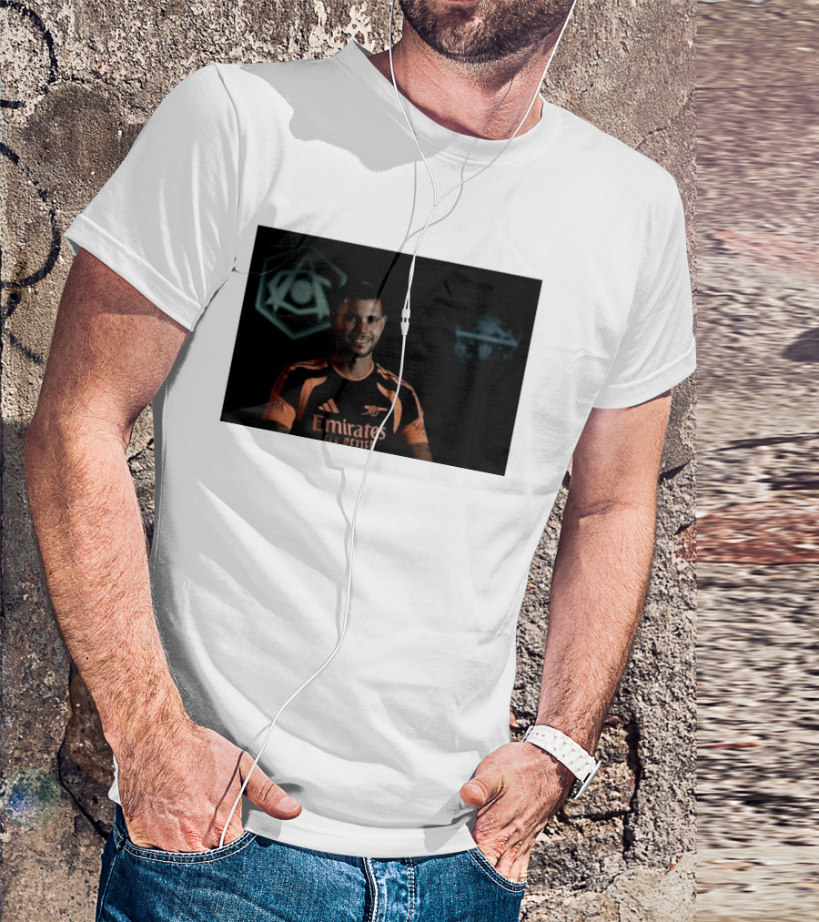 Emirates Fly Better Arsenal Move Ambitions Guimarães SOPHIA T-Shirt