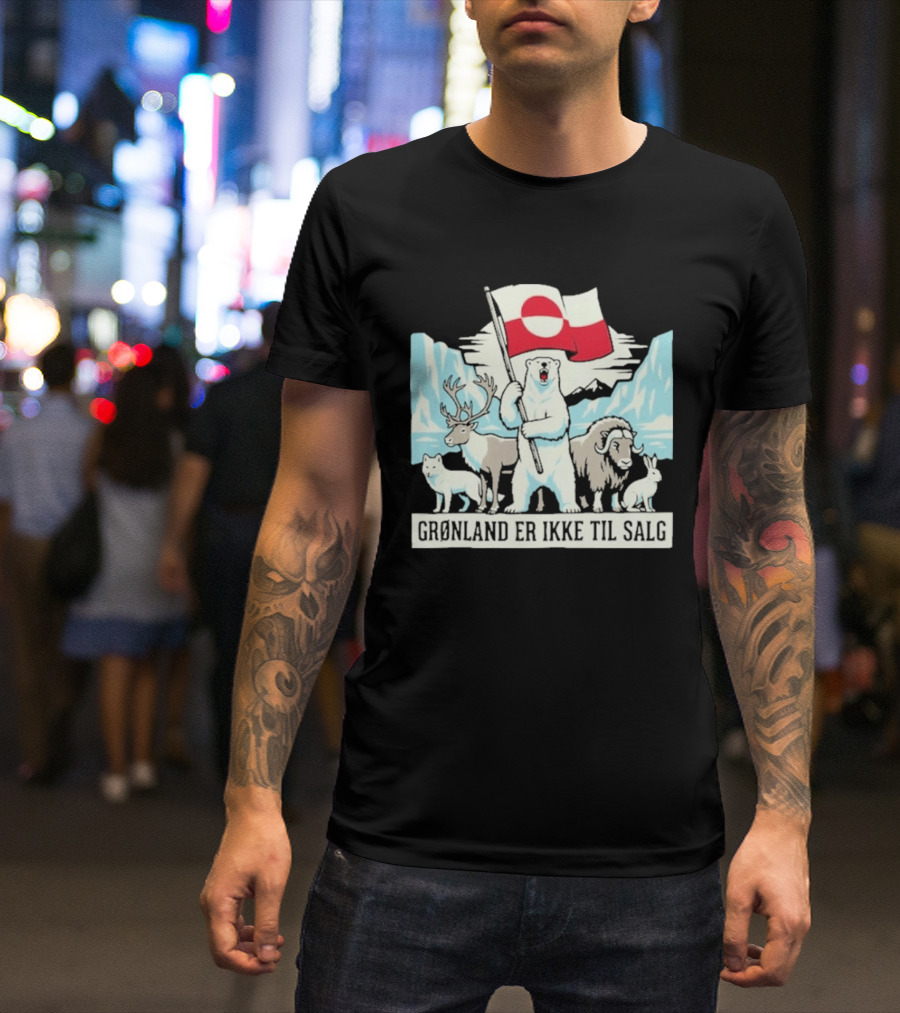 Grønland Er Ikke Til Salg Polar Bear Flag Reindeer Musk Ox Arctic Wildlife T-Shirt