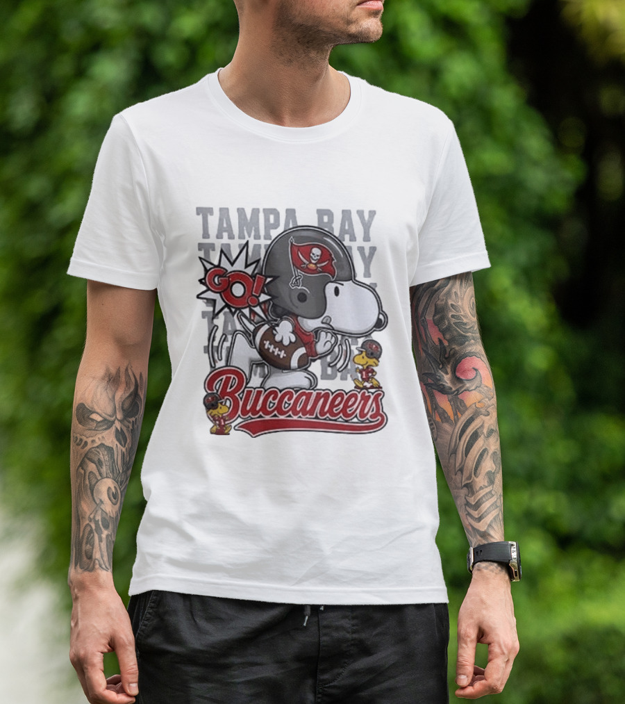 Tampa Bay Buccaneers Go Snoopy Football Peanuts Huddle T-Shirt