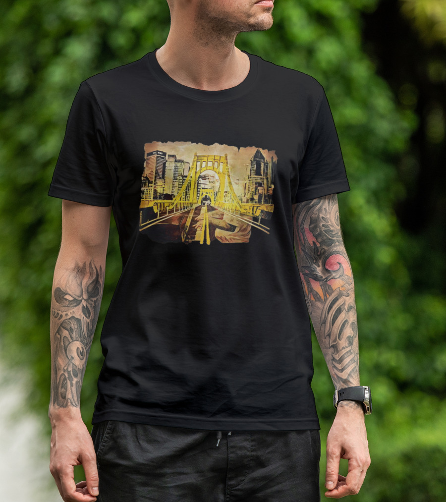 Pittsburgh Skyline 1992 Roberto Clemente Bridge Piano Player T-Shirt