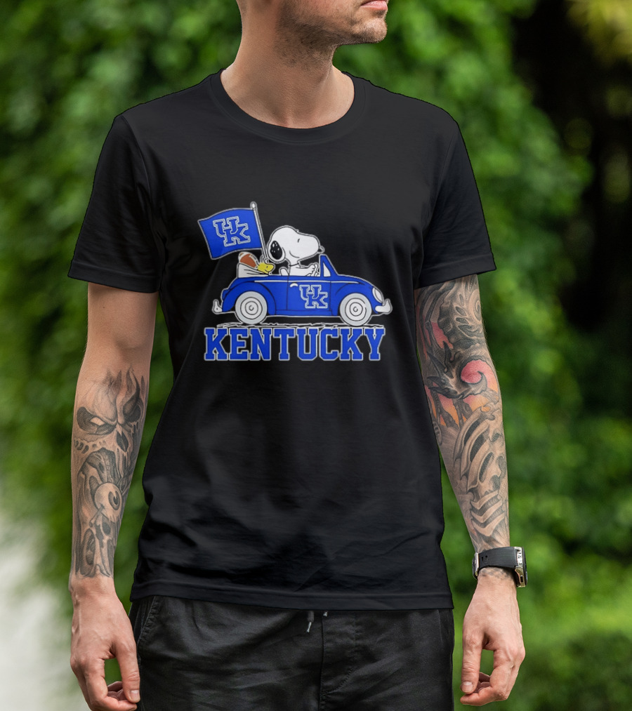 UK Wildcats Snoopy Driving Car With Kentucky Banner T-Shirt