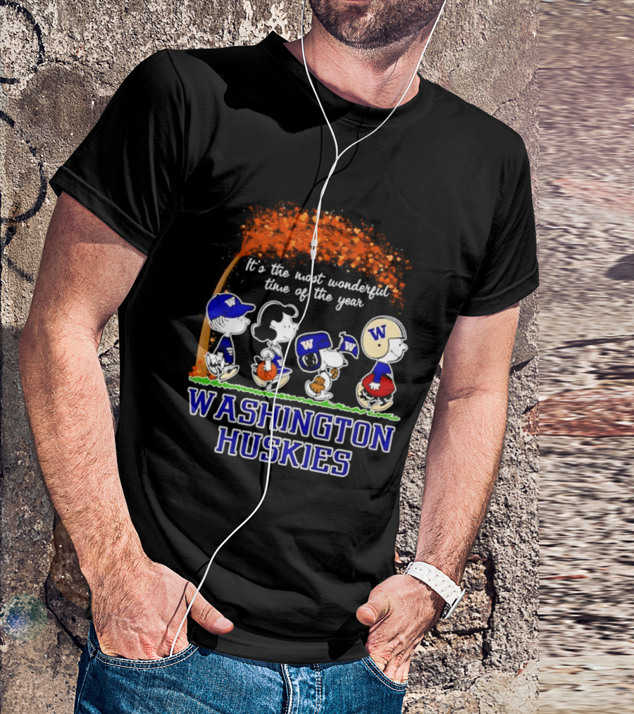 Washington Huskies Peanuts Characters It's The Most Wonderful Time Of The Year T-Shirt