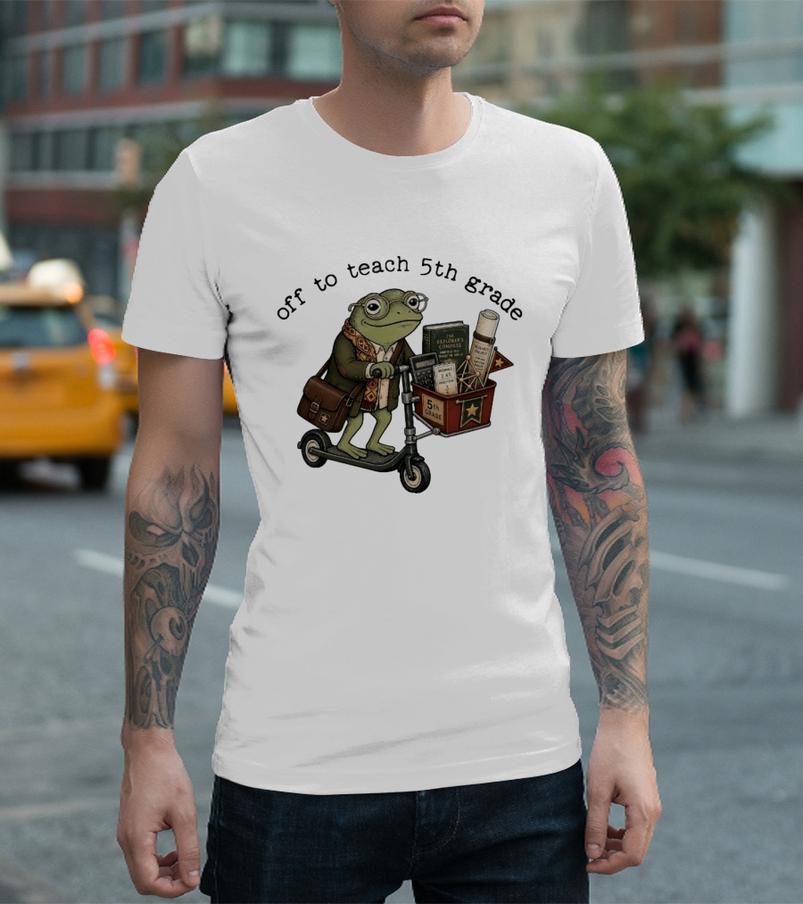 Off To Teach 5th Grade Frog Teacher Scooter Back To School T-Shirt