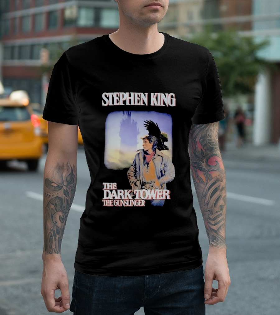 Stephen King The Dark Tower The Gunslinger Artwork With Gunslinger And Raven T-Shirt