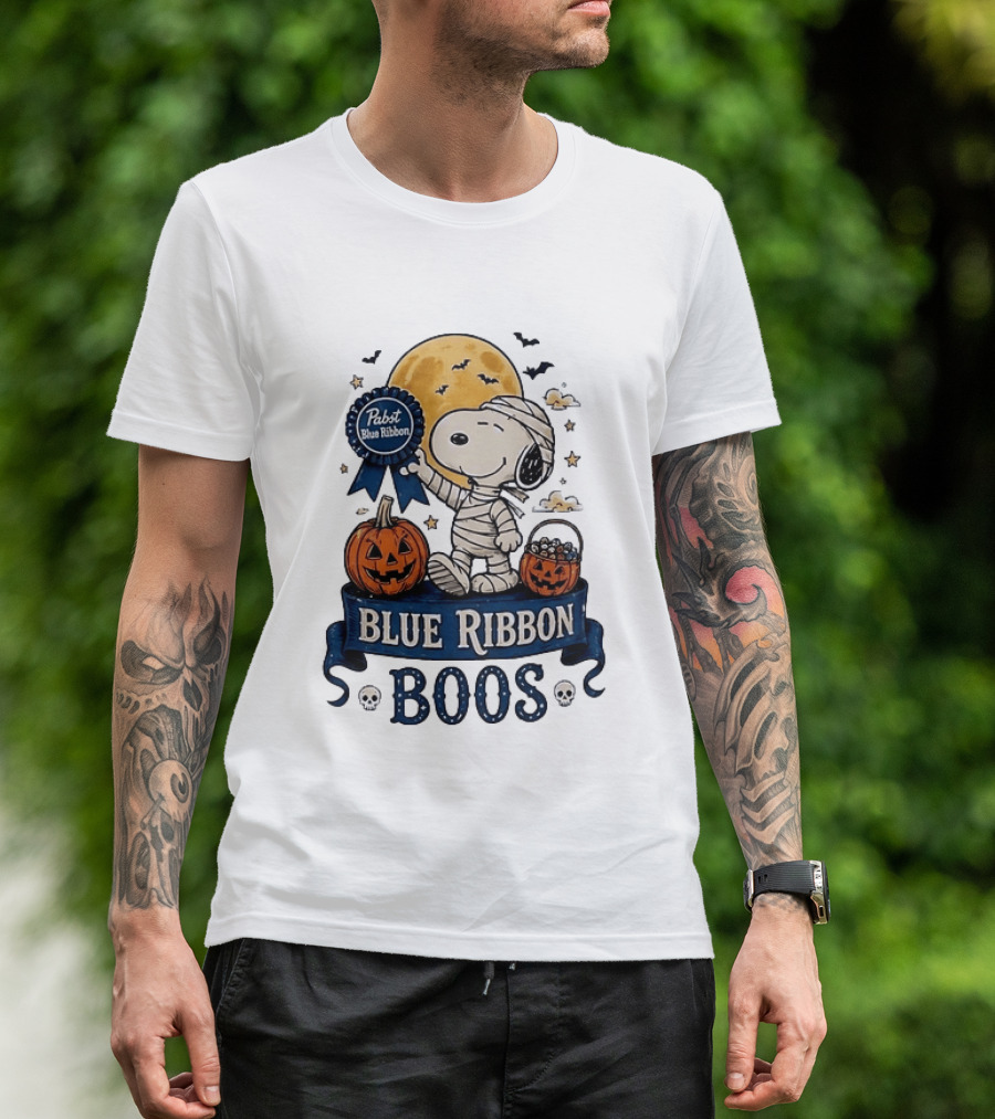 Pabst Blue Ribbon Snoopy Mummy Halloween Blue Ribbon Boos Pumpkin Moon Bats T-Shirt