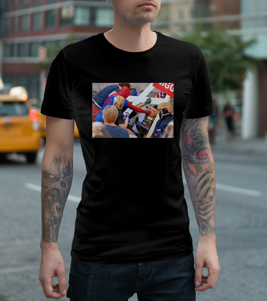 Spider Man Confrontation With Agent Superhero T-Shirt