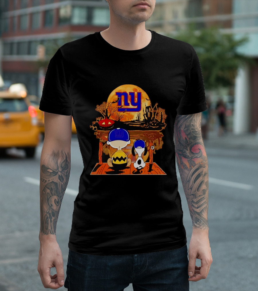 New York Giants Charlie Brown Snoopy Halloween Moon T-Shirt