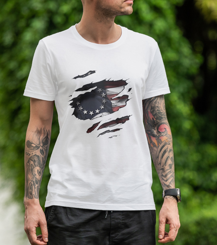 Betsy Ross American Flag Vintage Ripped Effect Patriotic T-Shirt