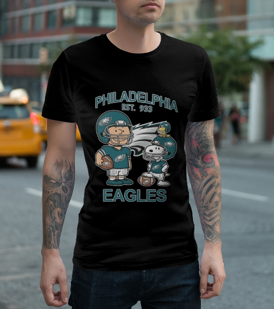 Philadelphia Eagles Est 1933 Charlie Brown Snoopy Woodstock Football T-Shirt