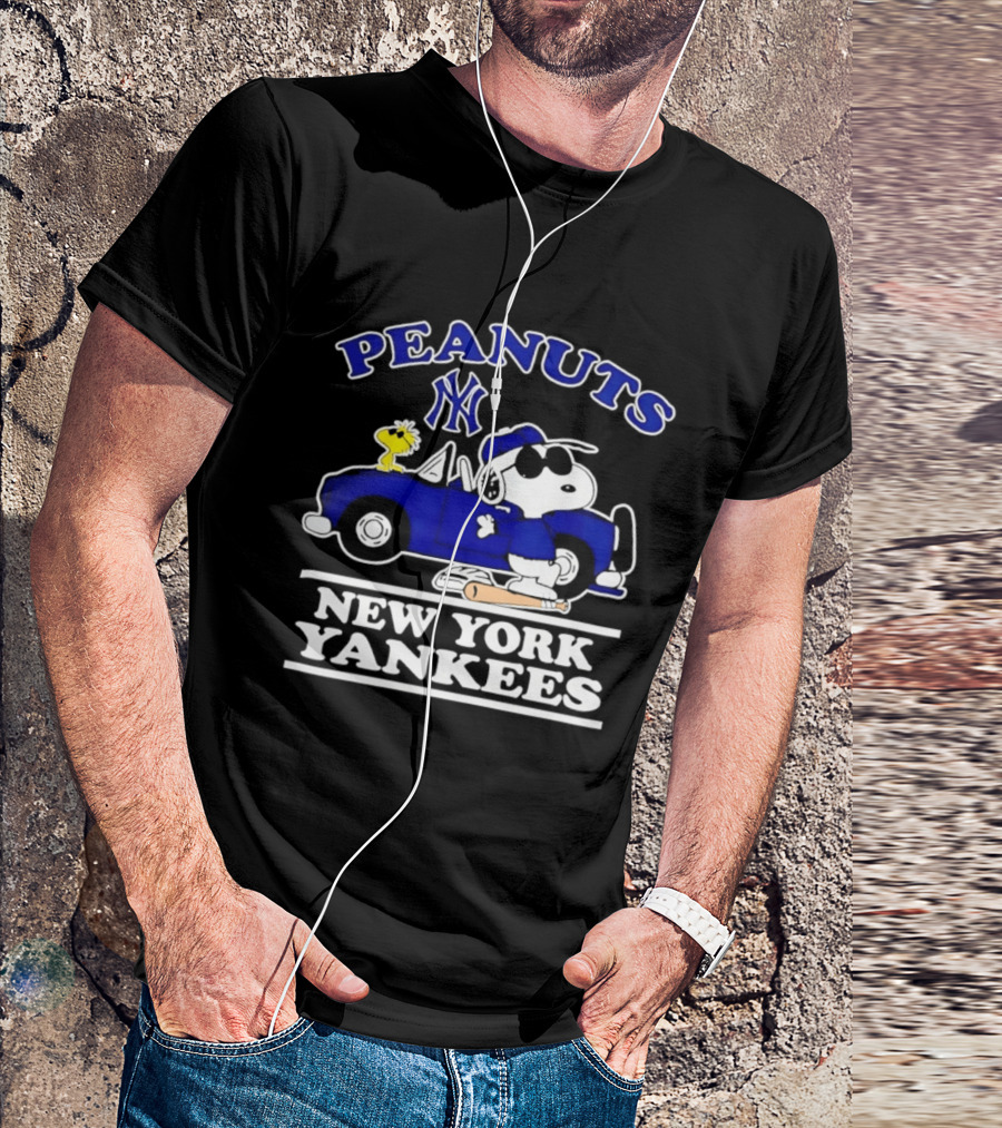 Peanuts Snoopy Woodstock New York Yankees Car Baseball Bat T-Shirt