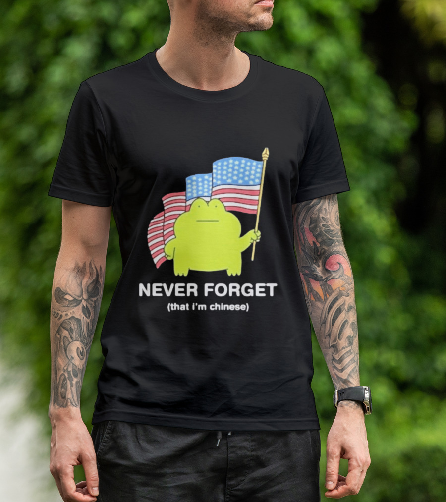 Frog Holding American Flags Never Forget That I'm Chinese T-Shirt