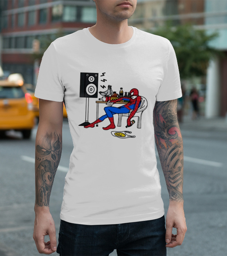 Spider Man Te Quiero Romo Drinking Marvel Speaker Table Scene T-Shirt