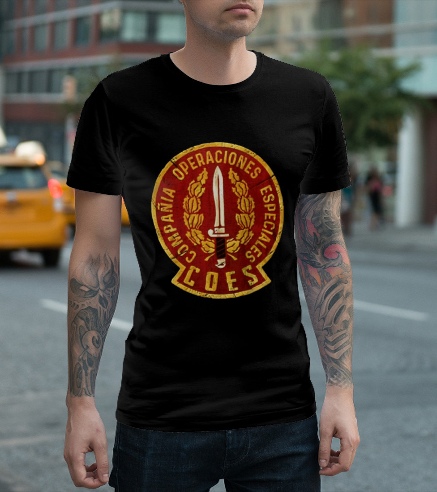 Compañía Operaciones Especiales COES Insignia With Tactical Knife T-Shirt
